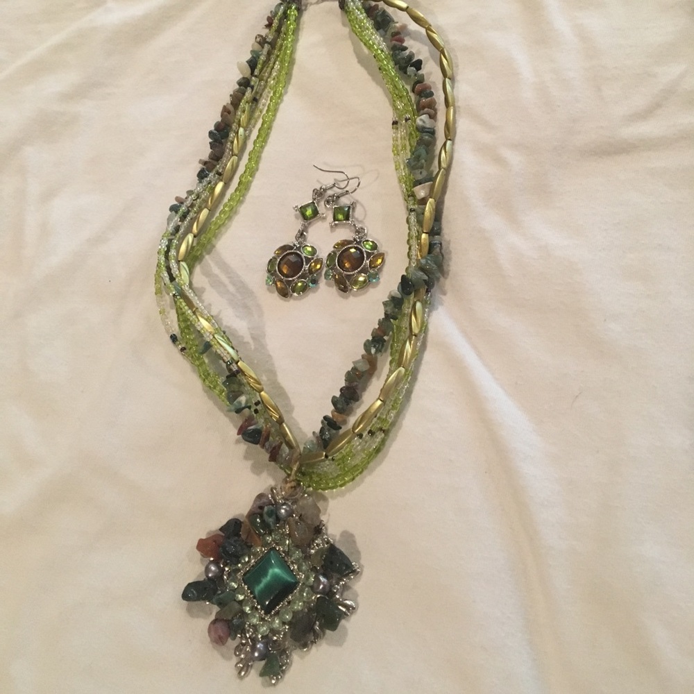 Necklace and earring set